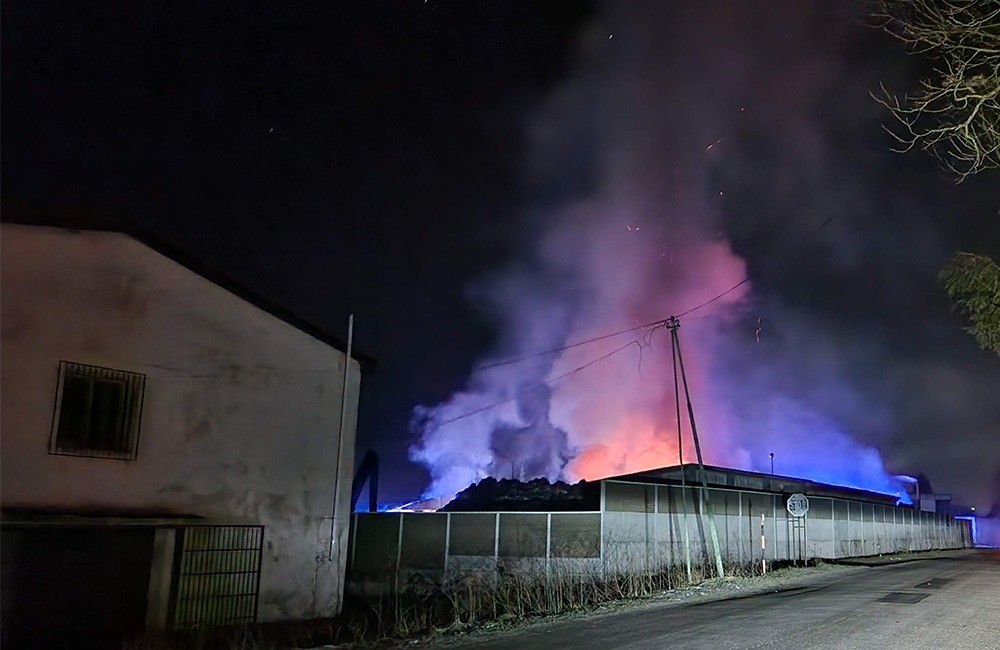 Hasiči likvidovali požiar v Hornom Hričove.