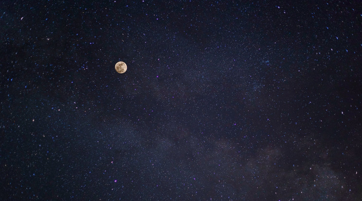 Látványos holdháló jelent meg az égen éjszaka /Illusztráció: Pexels