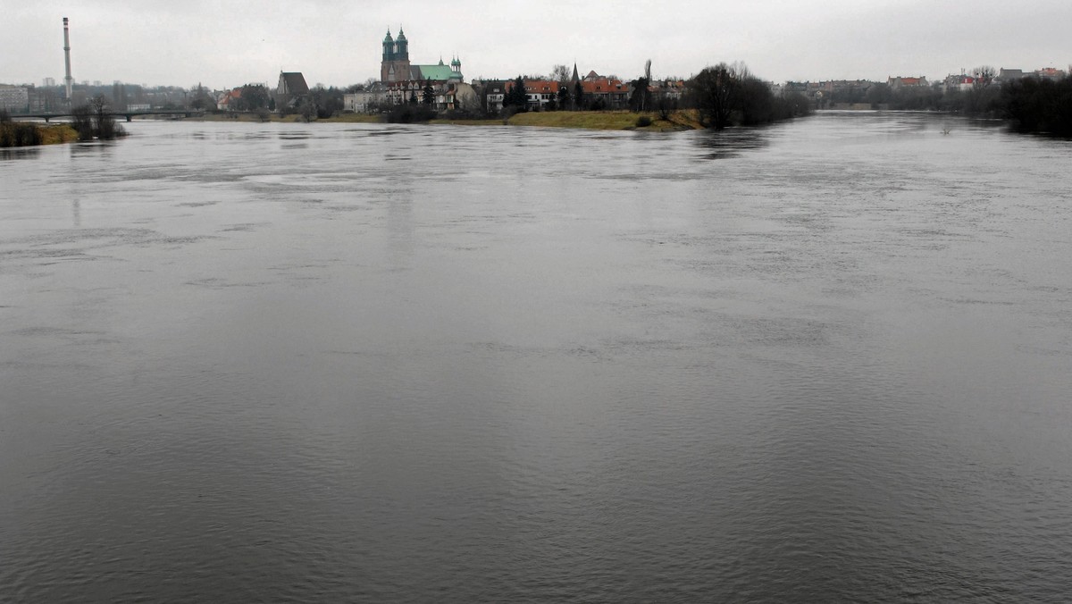 Prokuratura w Kole zbada, czy tegoroczne zimowo-wiosenne powodzie w rejonie Jeziora Gopło i rzeki Noteć nie były spowodowane wypompowywaniem wody z budowanej przez wielkopolską Kopalnię Węgla Brunatnego Konin S.A. odkrywki w Tomisławicach. Wiąże się to m.in. z ewentualnymi odszkodowaniami dla osób i firm, które poniosły wówczas straty.