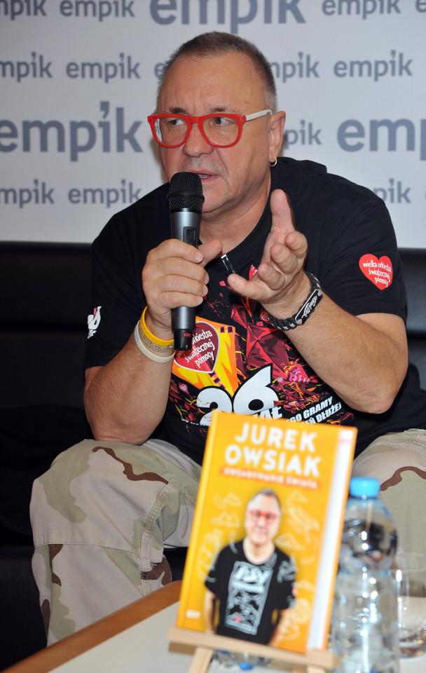 Jerzy Owsiak na promocji książki "Obgadywanie świata"