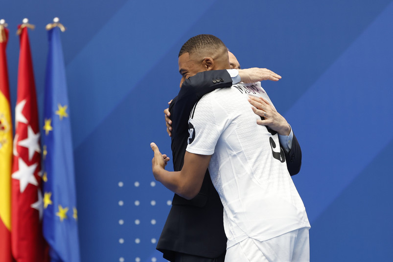 Kylian Mbappe zaprezentowany w Realu Madryt. Na dzień dobry poniósł porażkę