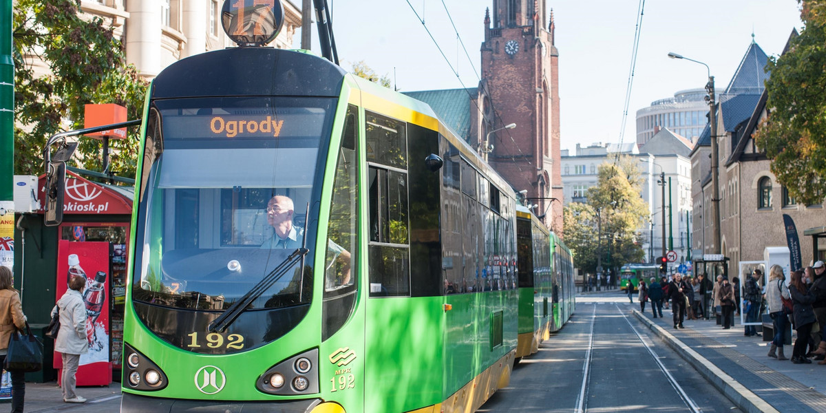 Tramwaje blokuja Teatralkę