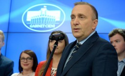 Schetyna: Nie widzę powodu dlaczego mają być dwa pomniki smoleńskie