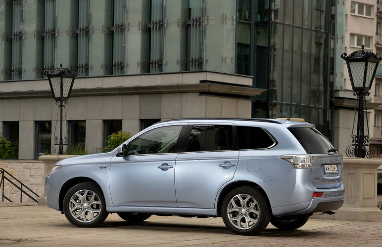 Mitsubishi outlander PHEV - spala 1,9 l/100 km?