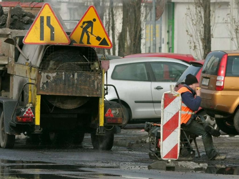 Drogowcy walczą z dziurami