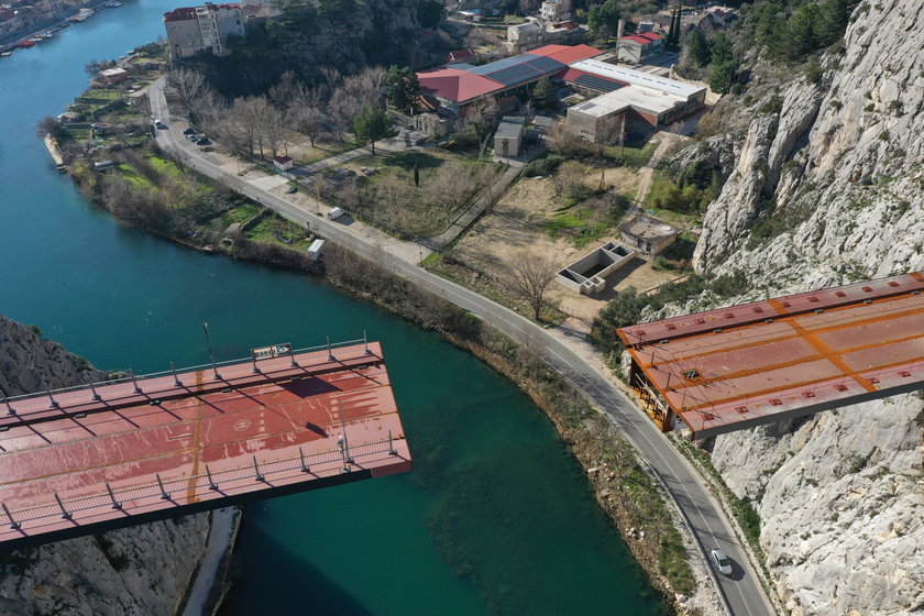 Świat śmieje się z Chorwatów. "Zbudowali krzywy most!" Ale, nie wszystko stracone!
