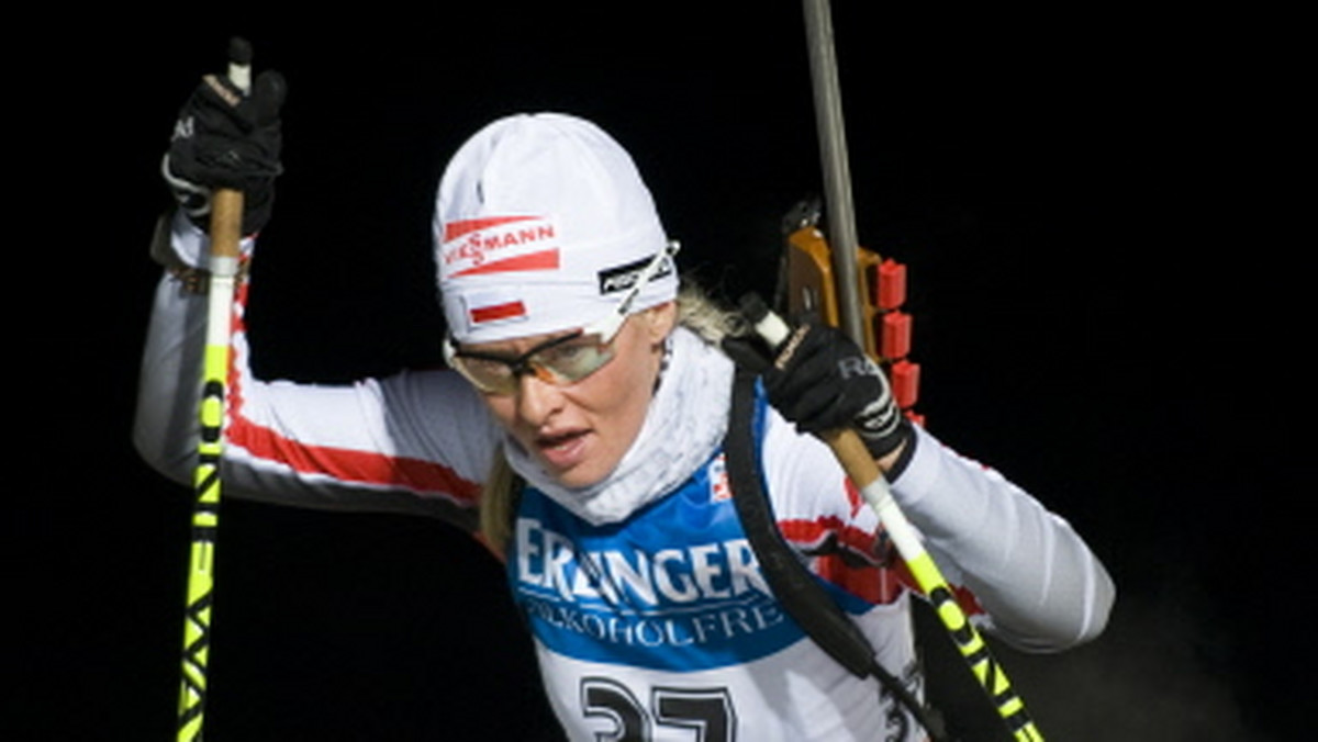 - Szansa na start w Hochfilzen jest. Mam jeszcze dwa dni na poprawę - powiedział Tomasz Sikora, najlepszy w historii polski biathlonista, w rozmowie z Onet.pl. Wicemistrz olimpijski z Turynu wciąż zmaga się ze skutkami zatrucia, którego ofiarą padł podczas zawodów Pucharu Świata w szwedzkim Oestersund.