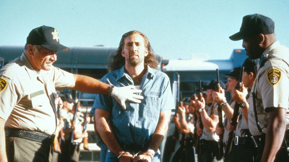 "Con Air", reżyseria: Simon West. Obsada: Nicolas Cage, John Cusack, John Malkovich, Monica Potter, Landry Allbright. USA 1997.