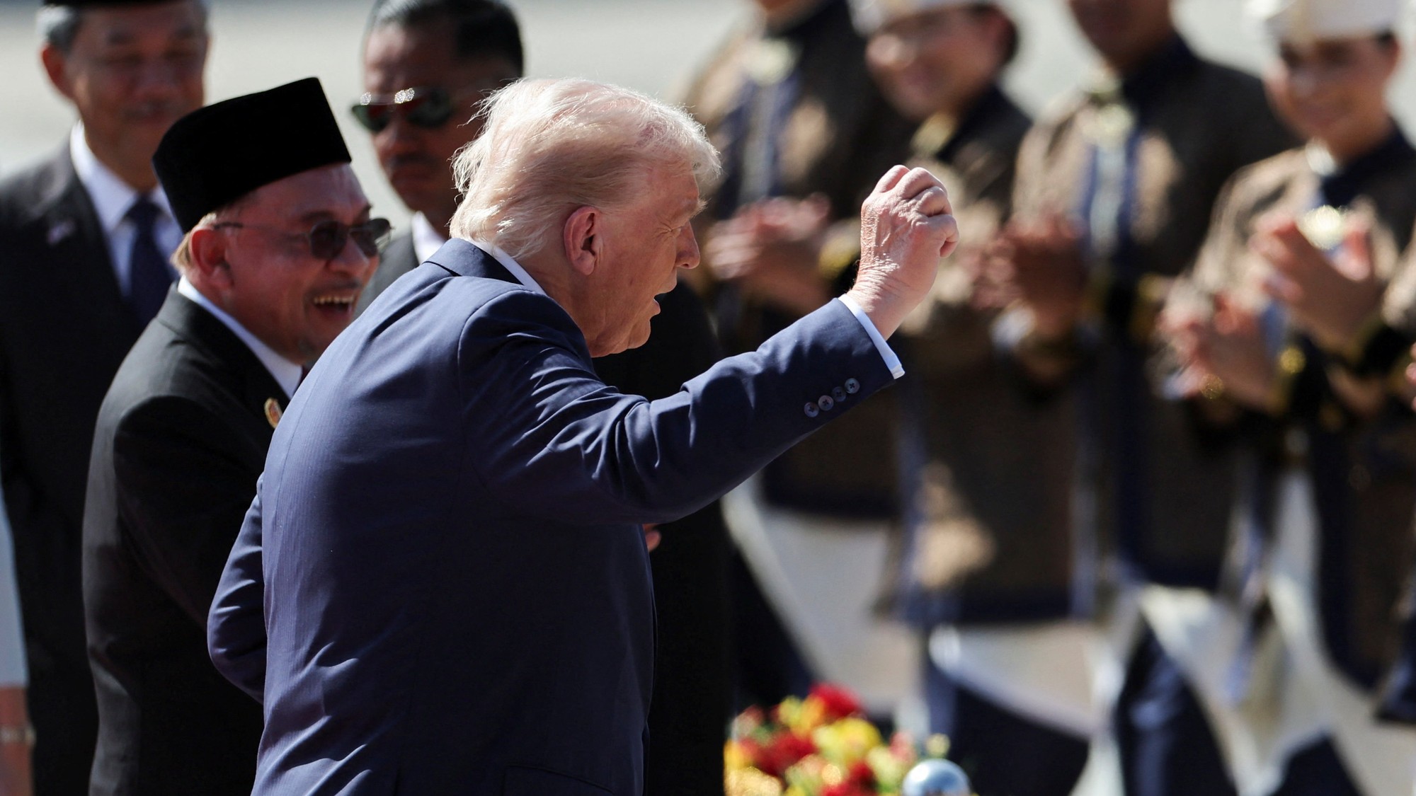 Americký prezident Donald Trump pricestoval do Kuala Lumpuru na 47. samit ASEAN