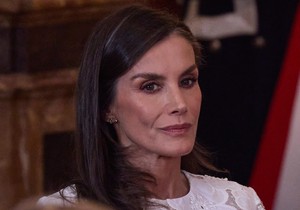 Kraljica Leticija očarala javnost na dočeku pape u Madridu i iskoristila specijalnu privilegiju