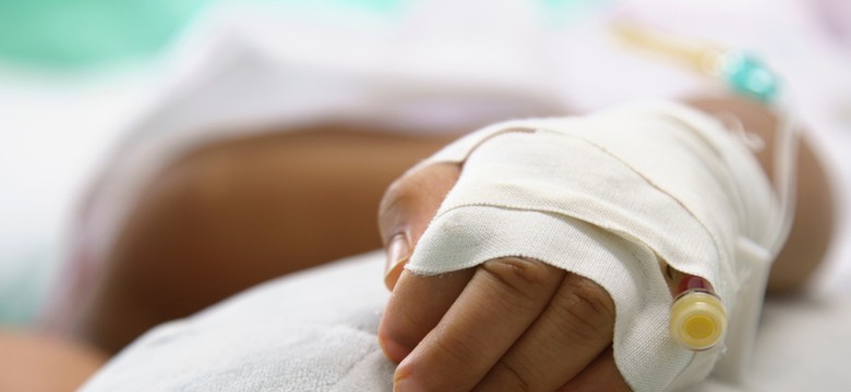 Kontrole służb po serii śmiertelnych zatruć w Polsce. Na liście 3800 osób