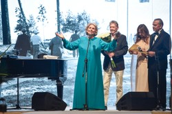 Irena Santor zasłynęła hitem "Walc Embarras". To nie była piosenka napisana dla niej