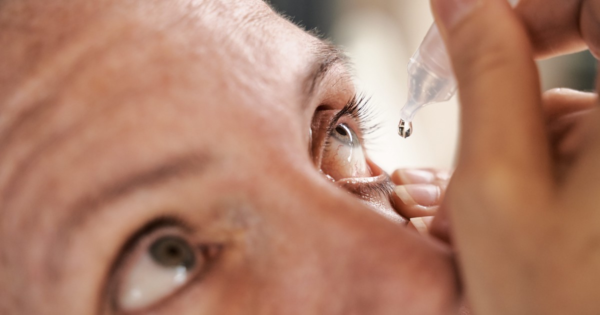 A fire captain says he lost vision in one eye within hours of using ...