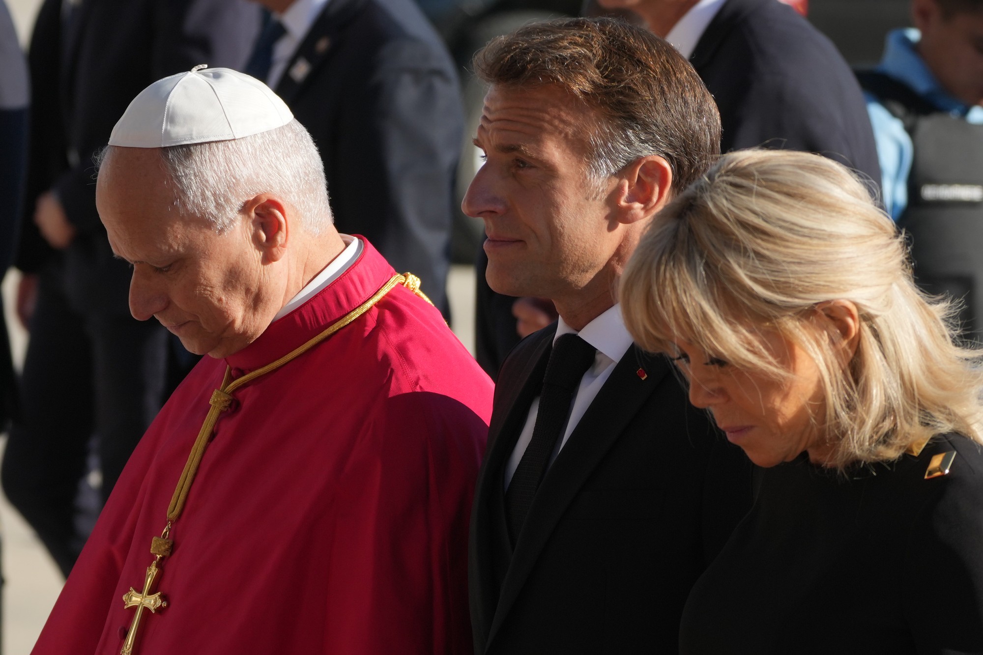 Pápež Lev XIV. priletel na návštevu Francúzska. 