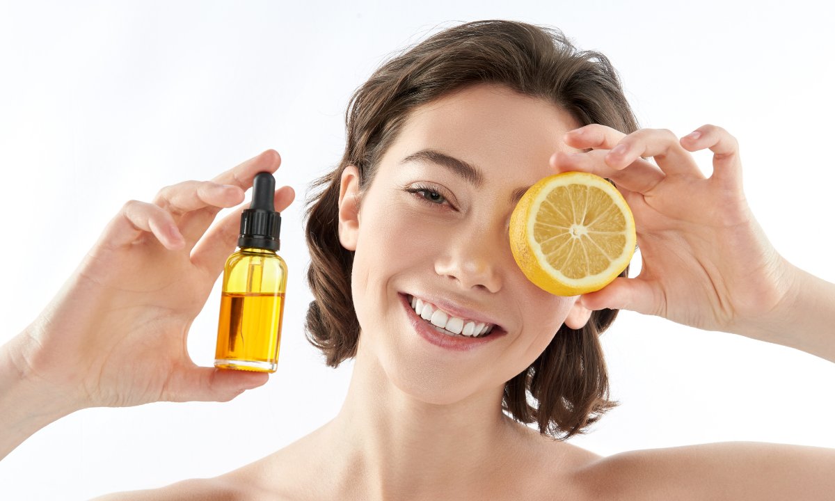 To serum z witaminą C rozpromieni twoją twarz na wiosnę! Usuwa przebarwienia i bosko pachnie