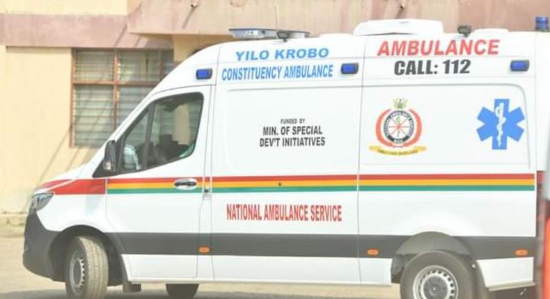 Robbers shoot in the head ambulance driver carrying pregnant woman in labour to the hospital
