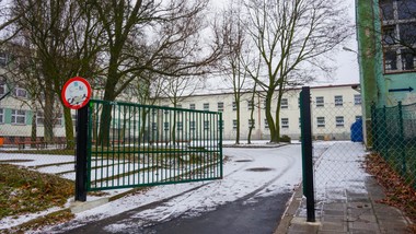 -29 stopni i zamknięte szkoły. zajęcia odwołane w wielu gminach północno-wschodniej polski