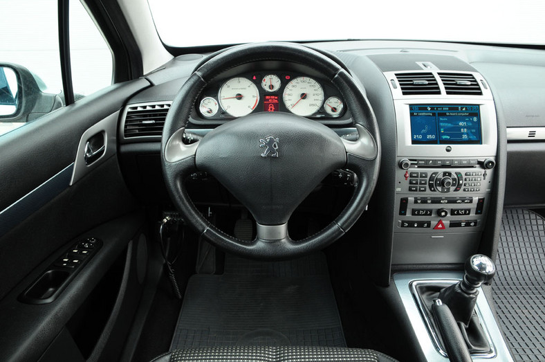 Peugeot 407 2.0 HDI: Pociąga i odstrasza
