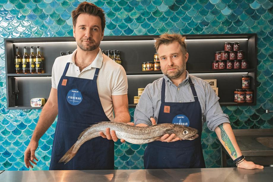 Marcin Duda i Maciej Nawrocki ze swoim sklepem Śledzie z Bornholmu chcą wydobyć te ryby z wódczanego getta i krzewić wyższą kulturę ich spożywania