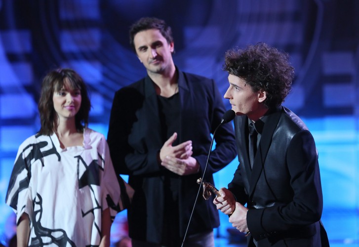 Fryderyka w kategorii 'album roku – muzka rozrywkowa' otrzymał Dawid Podsiadło. Nagrodę wręczyli Monika Brodka i Sebastian Karpiel-Bułecka