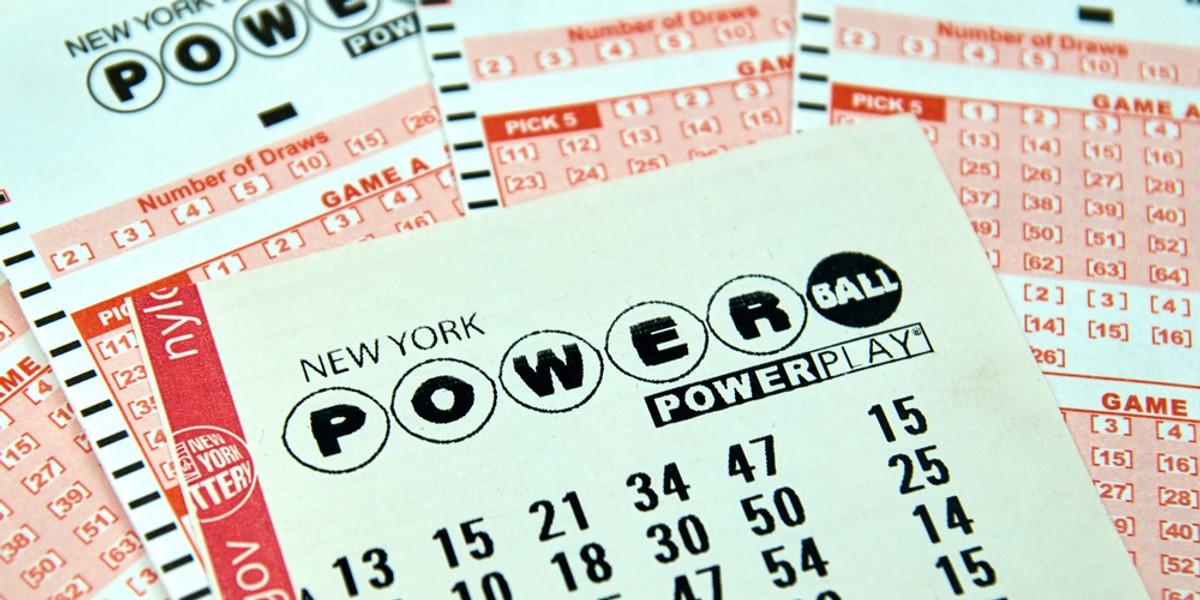 Powerball to bardzo popularna gra liczbowa w USA