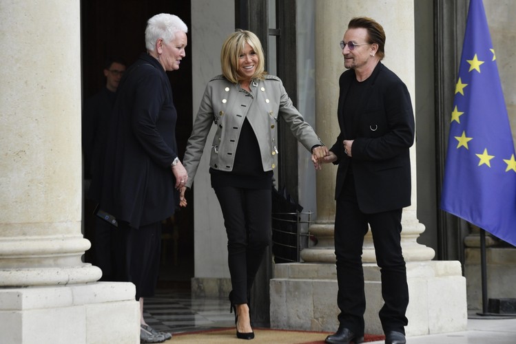Pierwsza Dama Francji Brigitte Macron i Bono