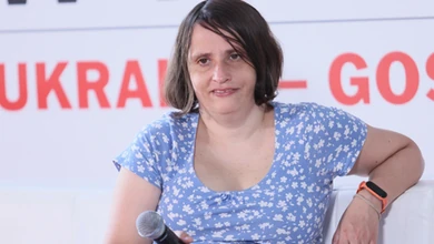 Autorka bestsellerowych kryminałów o zbrodni z czasów PRL. Mroczny klimat chwyta za gardło