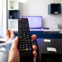 Tévénézés és trombózis - ha így tévézik, sokat ront a vénái állapotán