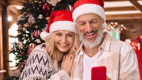 Życzenia świąteczne na telefon dla znajomych. Proste, mądre i krótkie słowa na Boże Narodzenie 2025