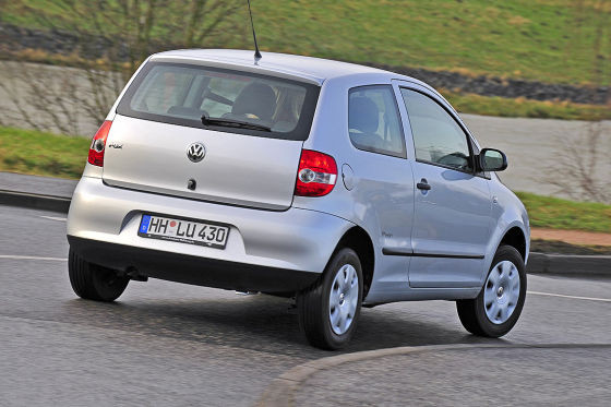 VW Fox 1.2: segment A, 1,2 l benzyna (55 KM), droga hamowania w teście: 40,8 metrów.