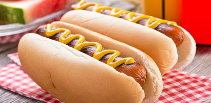 Uwaga! Zjedzenie hot doga skraca życie! Naukowcy policzyli, o ile dokładnie