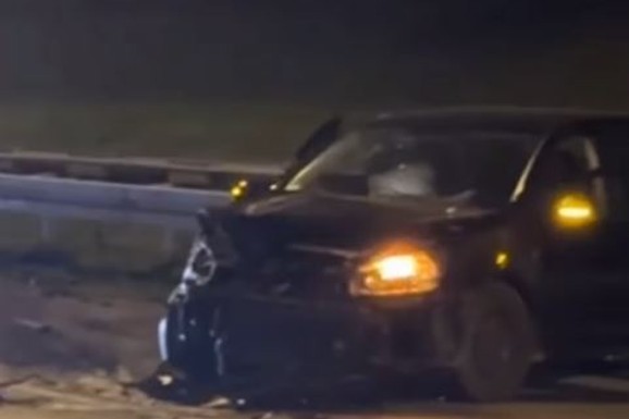 (VIDEO) TEŠKA SAOBRAĆAJNA NESREĆA U NOVOM SADU Automobili razlupani, srča rasuta po putu