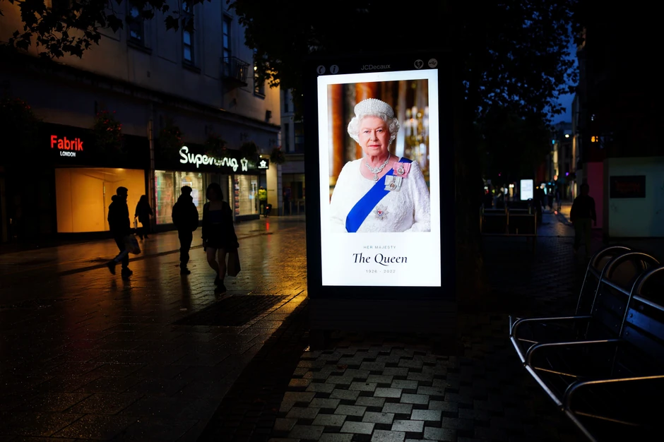 Kraljica Elizabeta sećanje odali počast smrt