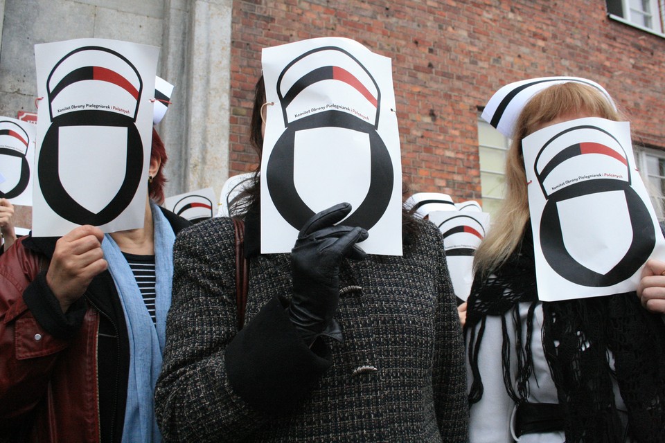 Protest pielęgniarek przed Urzędem Marszałkowskim w Gdańsku