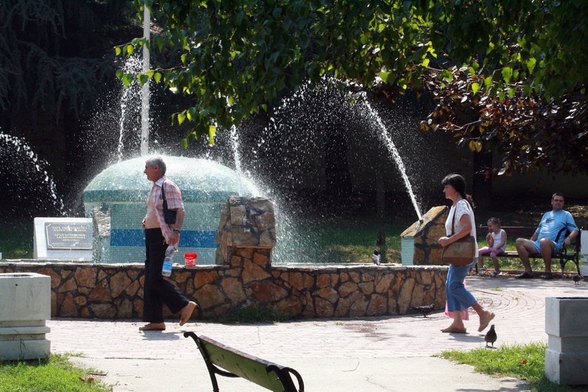 Opština Palilula je u čast bratske opštine sa Krfa uredila jedan park na Karaburmi i nazvala ga po toj grčkoj opštini