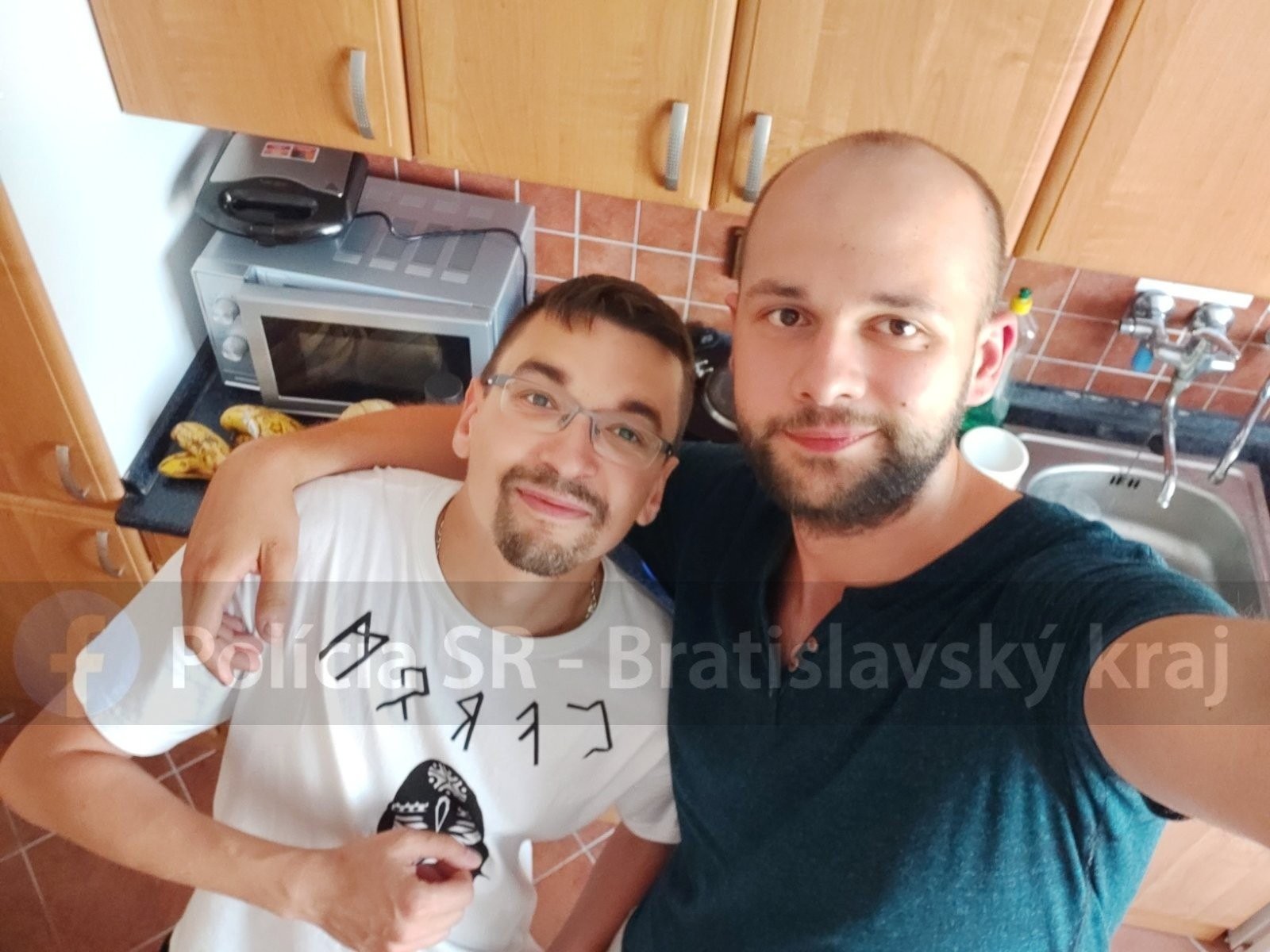 Nevideli ste týchto mužov?