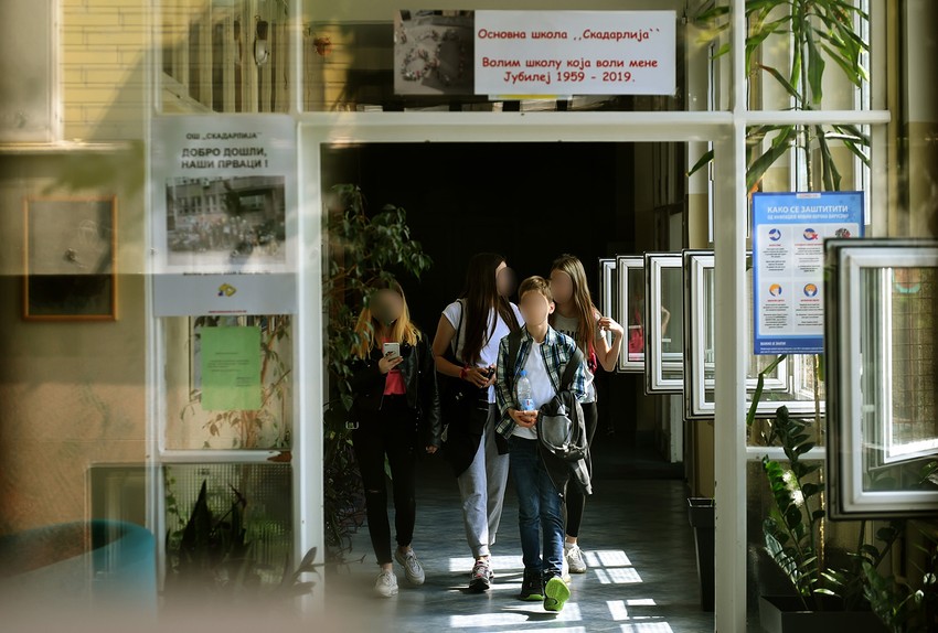 Beogradski đaci posle polaganja kombinovanog testa