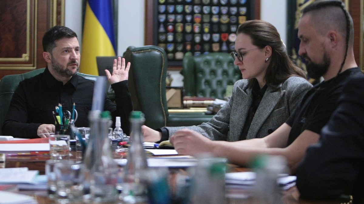 Volodimir Zelenski, Julija Sviridenko i savetnik Oleksandr Kamišin u Kijevu 3. novembra 2025.