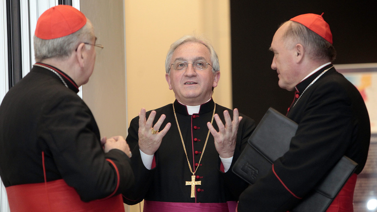 Nuncjusz apostolski w Polsce, abp Celestino Migliore jest poważnym kandydatem na nowego watykańskiego sekretarza stanu - twierdzi emerytowany watykanista "La Stampy", Marco Tosatti.