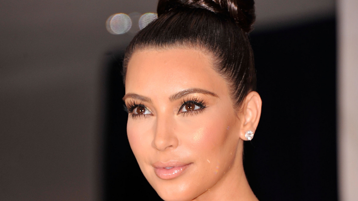 Pupiasta Kim Kardashian lansuje się u prezydenta