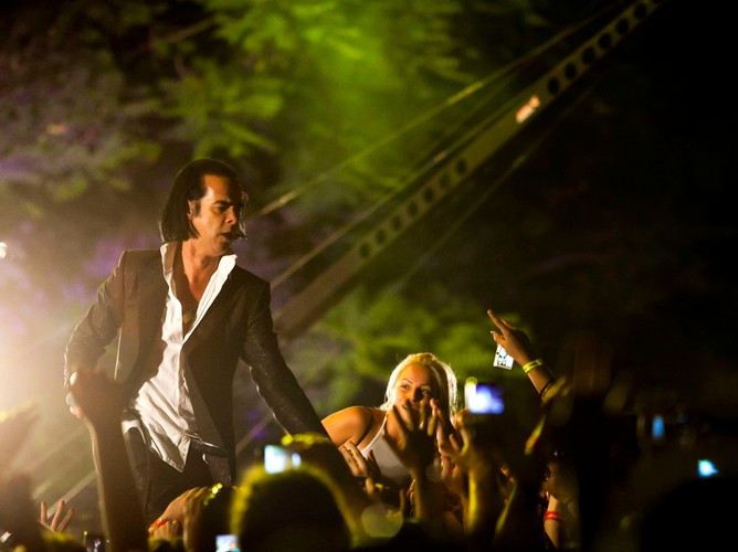 Nick Cave ze swoim zespołem Grinderman na festiwalu EXIT w Serbii