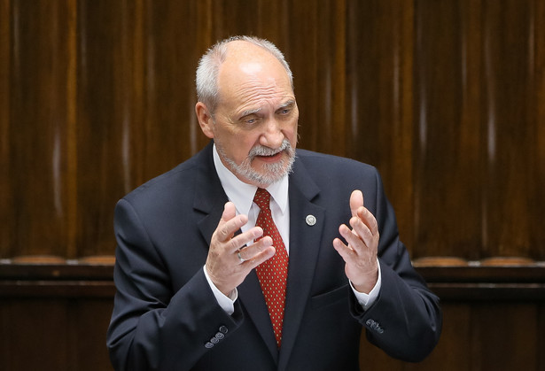 Minister obrony narodowej Antoni Macierewicz podczas posiedzenia Sejmu