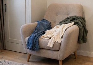 Odeću taložite na fotelju? Evo šta ta navika, prema psihologiji, govori o vama