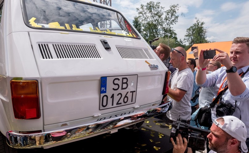 Fiat 126p jako urodzinowy prezent dla Toma Hanksa