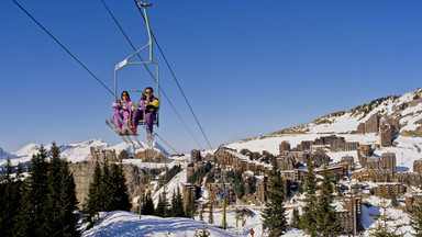 Alpejskie kurorty narciarskie z lękiem myślą o sezonie świątecznym bez turystów
