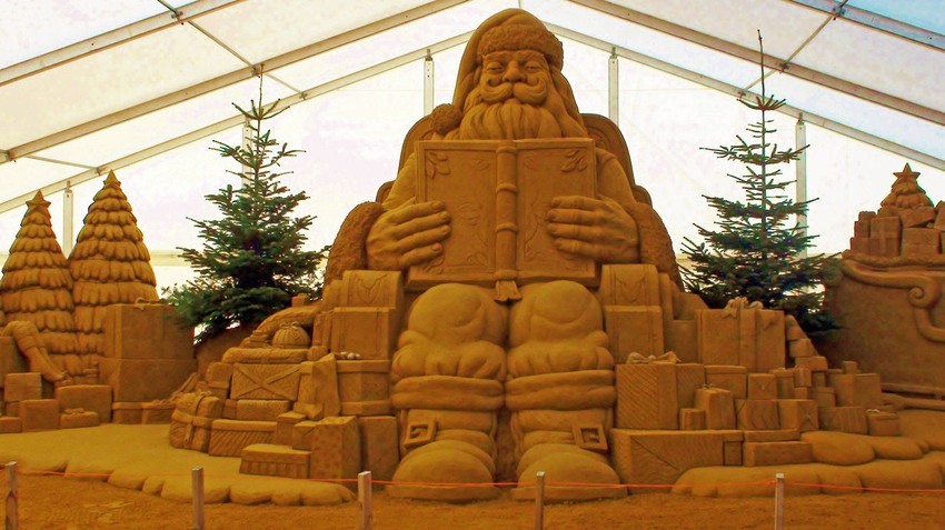 Najveći peščani Deda Mraz na svetu