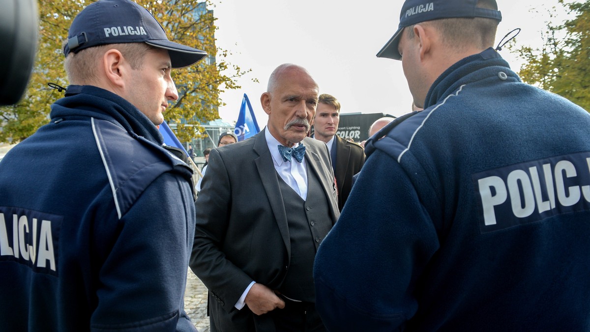 WARSZAWA PROTEST KORWINA PRZED TVP (Europoseł Janusz Korwin Mikke )