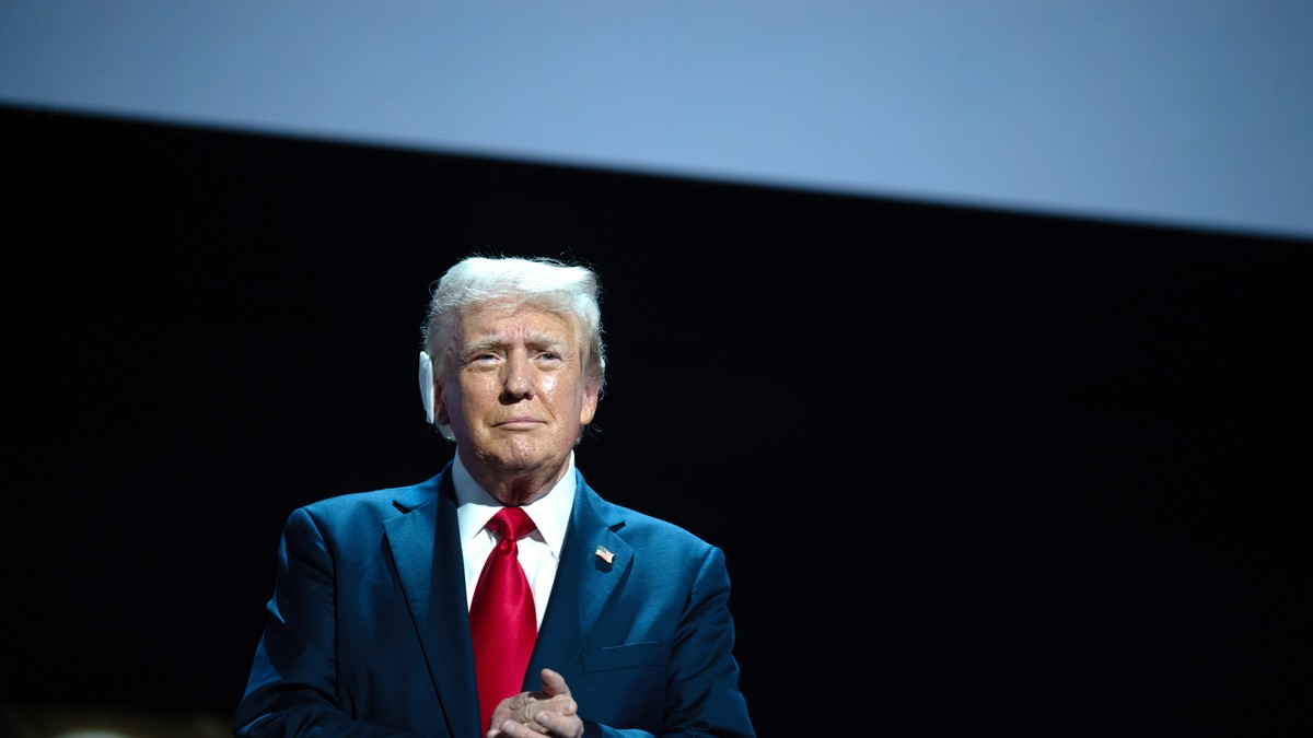 Donald Trump azt tanácsolta az unokaöccsének, hagyja meghalni a fogyatékossággal élő fiát