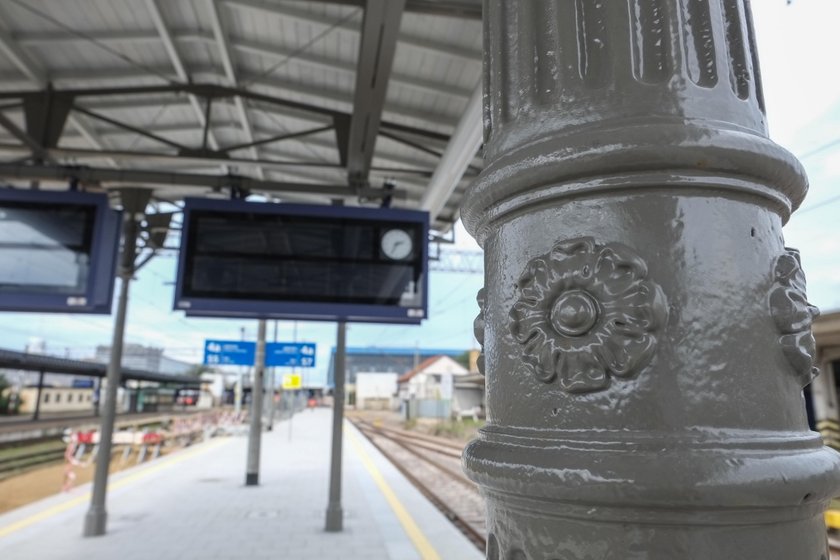 Zakończono remont peronu 4a na dworcu Poznań Główny