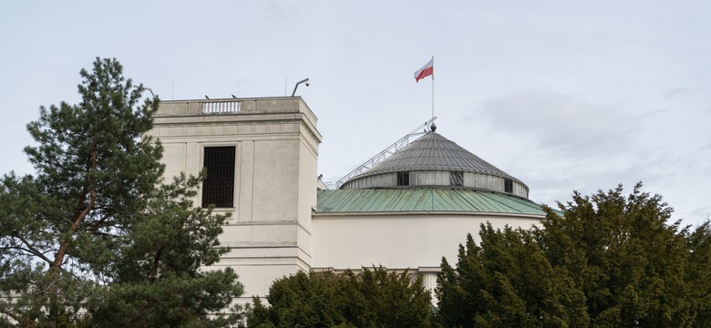 PiS i Konfederacja chcą odrzucenia budżetu na 2026 rok. Koalicja mówi o "budżecie bezpiecznej Polski"